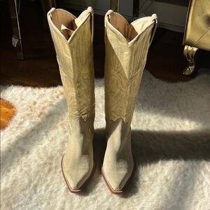 Steve Madden Lonestar Gold and Tan Boots